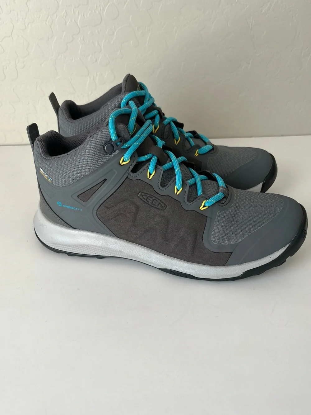 Keen Explore mid waterproof hiking boots lightweight grey 7.5